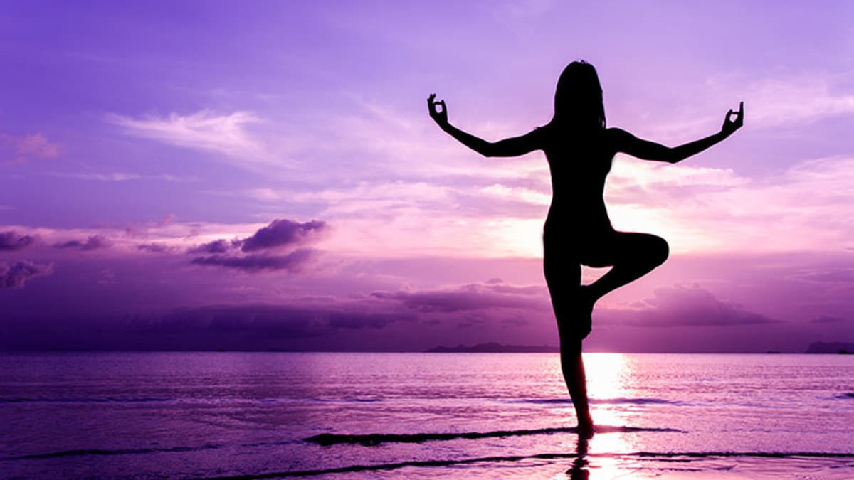 Tập luyện Yoga thiền tại Bình Dương ở trung tâm Maha yoga
