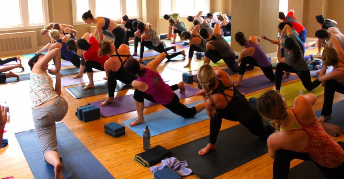 Trung tâm Mahayoga là địa chỉ tập yoga vòng uy tín nhất hiện nay