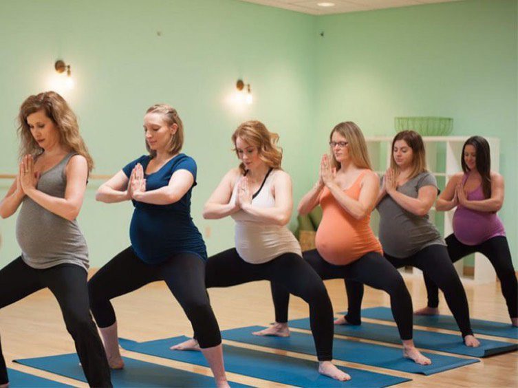 Yoga bầu Maha Yoga bình Dương - Pregnancy Yoga
